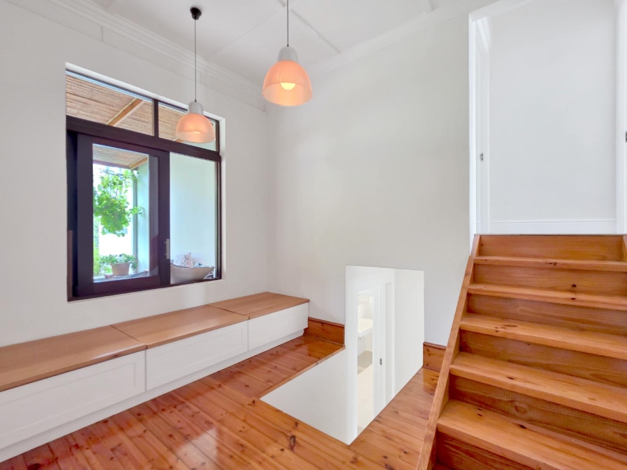 To Let 4 Bedroom Property for Rent in Oranjezicht Western Cape